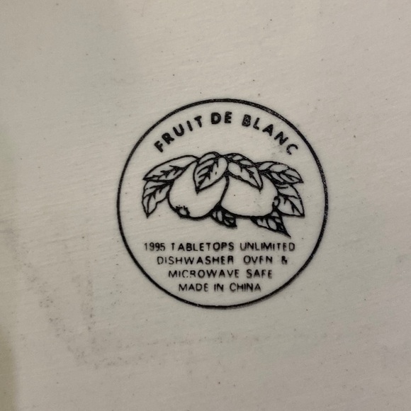 Vintage Fruit De Blanc - 1995 Tabletops Unlimited Baking Serving Dish - EUC - Picture 4 of 10